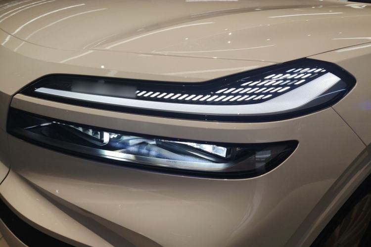 Used ONVO Luxeed L90 2025 Model—Ultra Six-Seater Version
