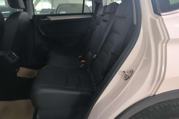 Used Volkswagen Tiguan L 2021 330TSI Automatic Two-Wheel Drive Smart Edition
