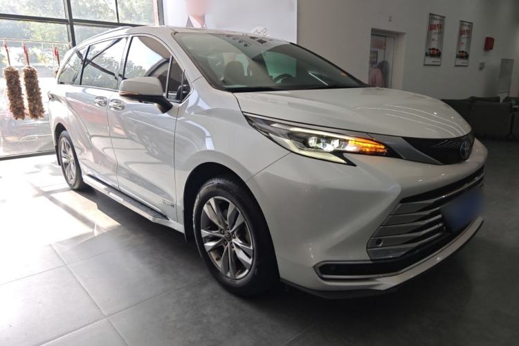 Used Toyota Sienna 2021 2.5L Hybrid Platinum Edition
