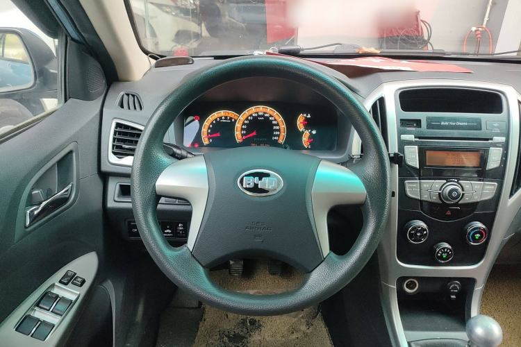 Used BYD F3 2015 Energy-Saving Edition 1.5L Manual Luxury Model
