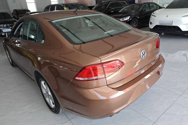 Used Volkswagen Lamando 2015 230TSI DSG Fashion Edition
