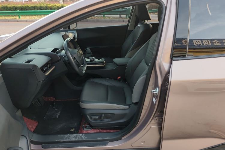 Used Toyota bZ3 2023 616 km Long-Range Premium
