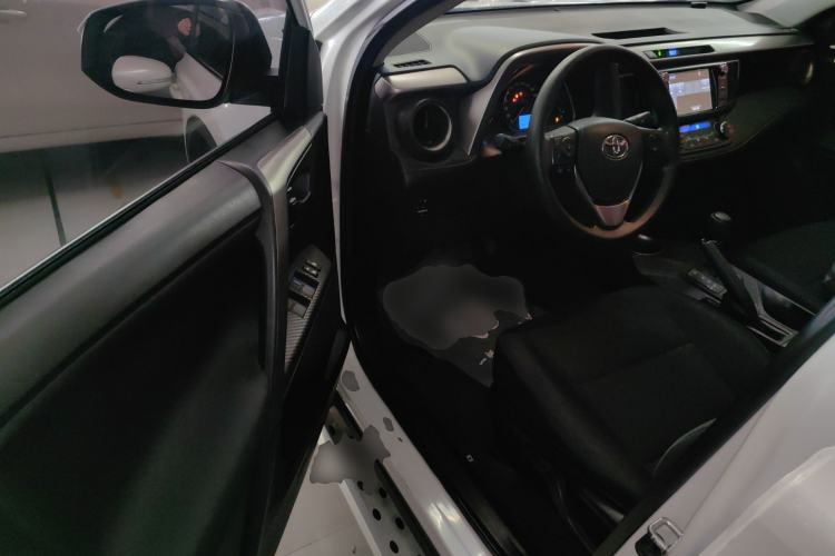 Used Toyota RAV4 2015 2.0L CVT Two-Wheel Drive Fashion Edition
