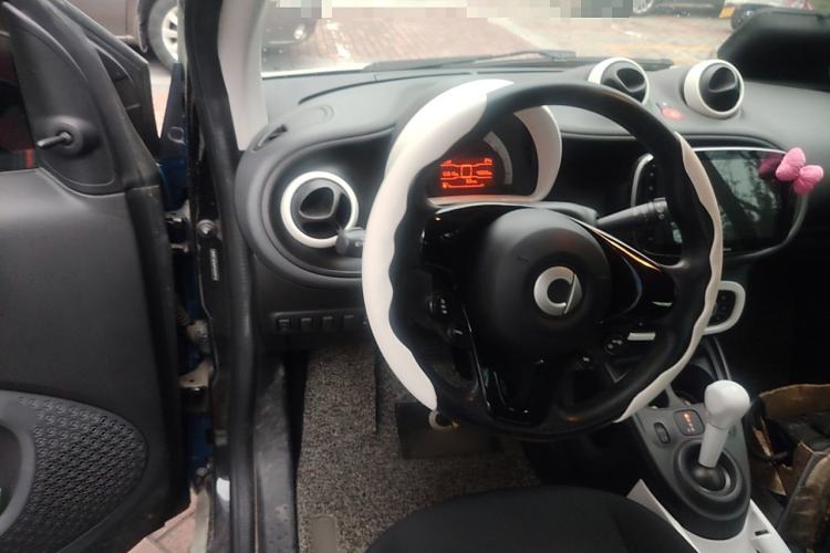 Used  fortwo 2015 1.0L 52 kW hardtop Dynamic version