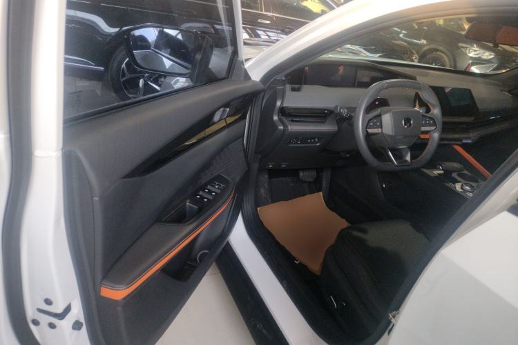 Used Changan UNI-V 2022 1.5T Prestige Version
