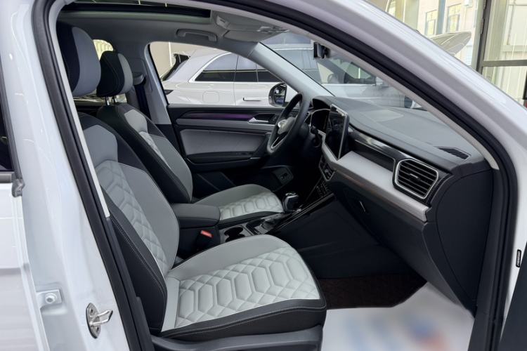 Used Volkswagen Tayron 2024 300TSI Two-Wheel-Drive Luxury Plus Advanced Version
