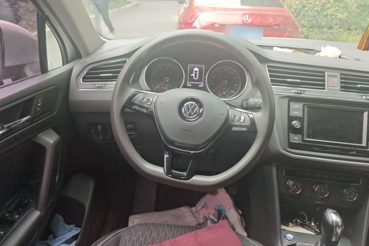 Used Volkswagen Tiguan L 2019 330TSI Automatic Two-Wheel Drive Luxury Edition China V Standard