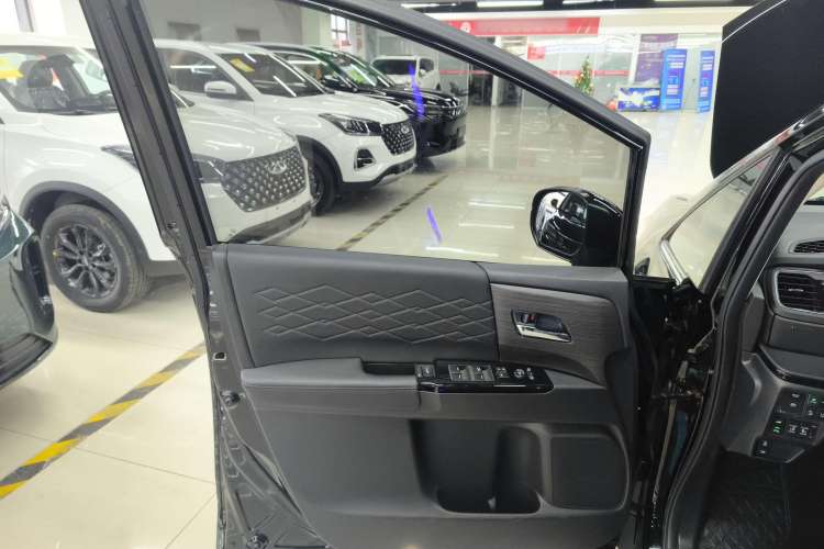 Used Honda Elysion 2022 2.0L eHEV Luxury First Edition
