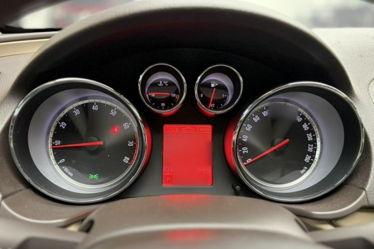 Used Opel Insignia 2013 2.0T Two-Wheel-Drive Luxury Version