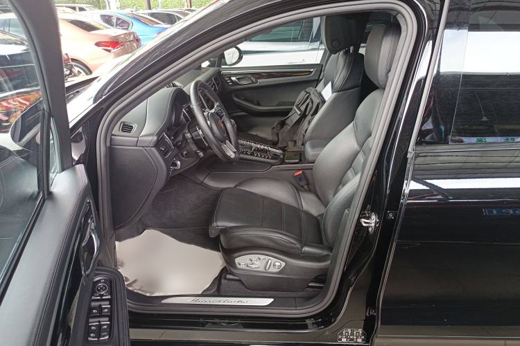 Used Porsche Macan 2017 Macan Turbo 3.6T
