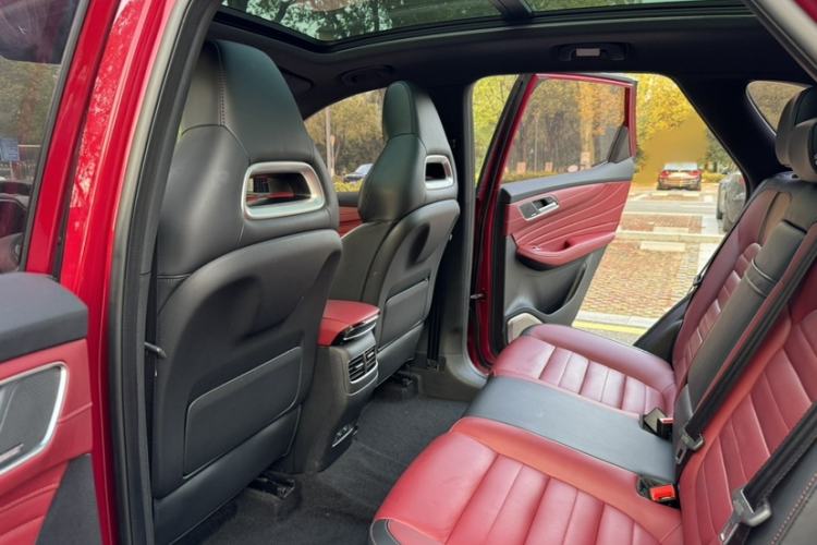 Used MG HS 2018 30T Automatic Two-Wheel Drive Trophy Edition—High-Octane V-Model
