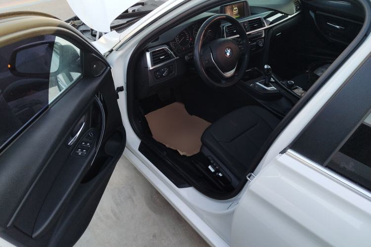 Used BMW 3 Series 2016 320Li Ambition Model
