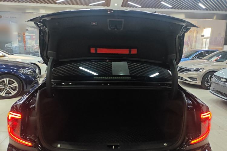 Used Volvo S90 2022 B5 Zhiyi Luxury Edition
