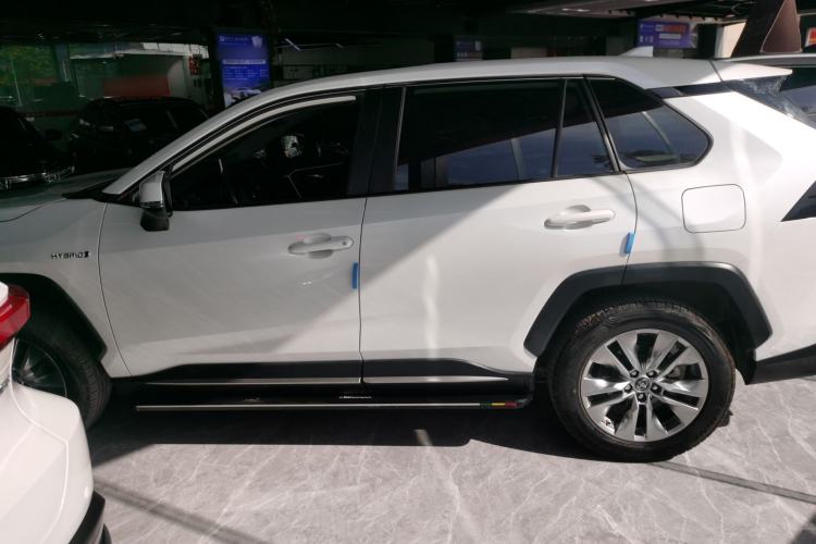 Used Toyota Wildlander 2022 Dual-Engine 2.5L E-CVT Two-Wheel Drive Luxury Edition
