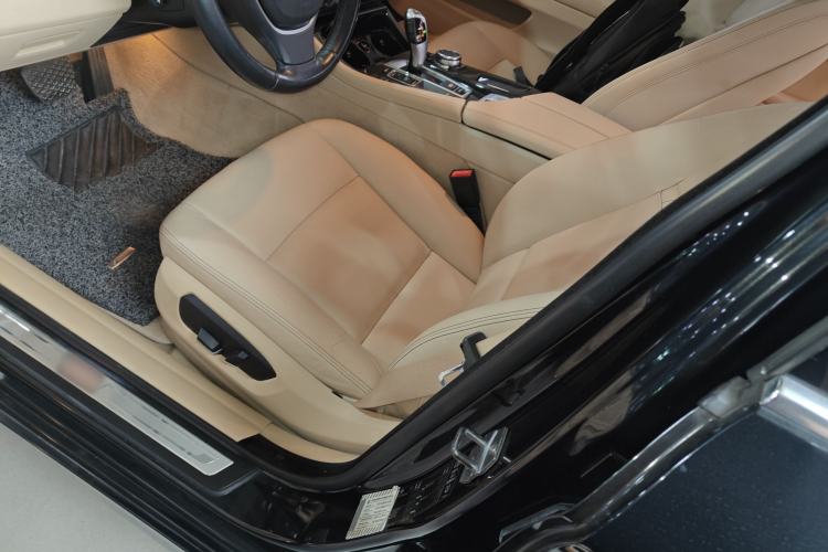 Used BMW 5 Series 2014 525Li Luxury Design Package
