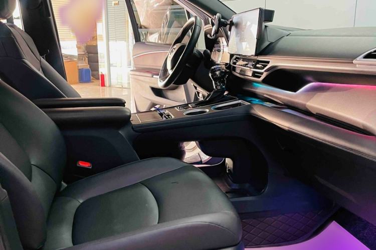 Used Toyota Granvia 2024 2.5L Hybrid Prestige PLUS Edition
