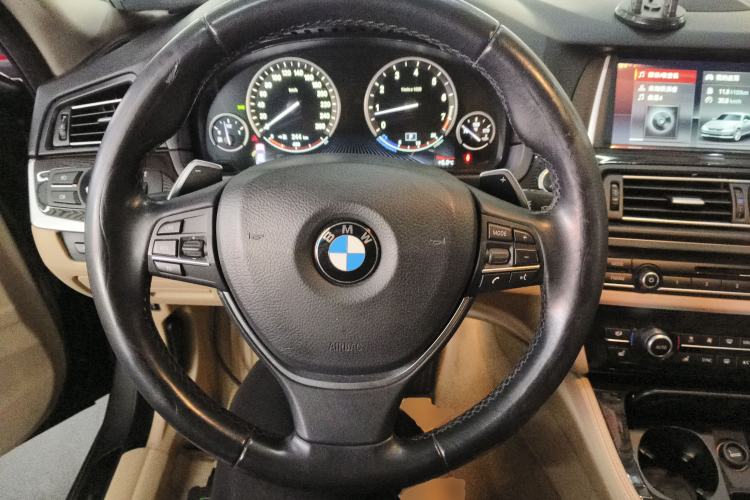 Used BMW 5 Series 2015 535Li Leading Model
