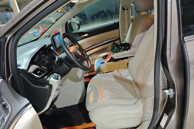 Used Buick GL8 2022 Land Cruiser Executive Class 652T Comfort Model
