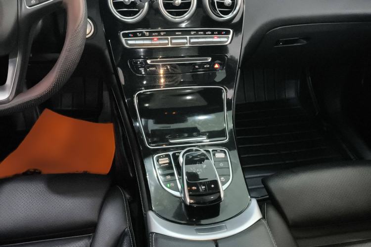 Used Mercedes-Benz GLC 2017 GLC 260 4MATIC Luxury Model
