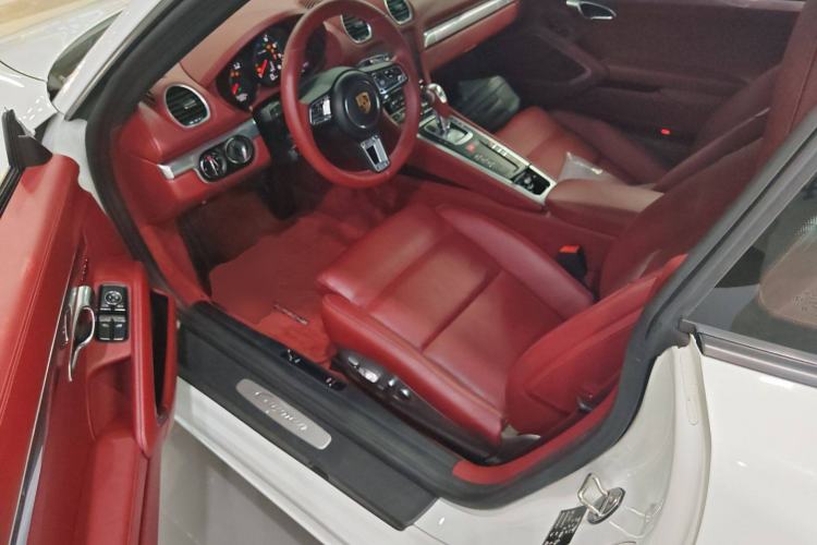 Used Porsche 718 2018 Cayman 2.0T
