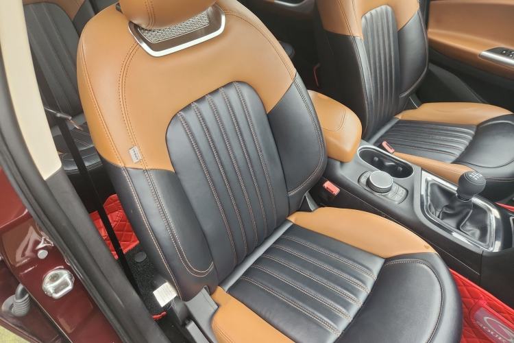 Used Soueast DX7 2015 1.5T Manual Luxury Model
