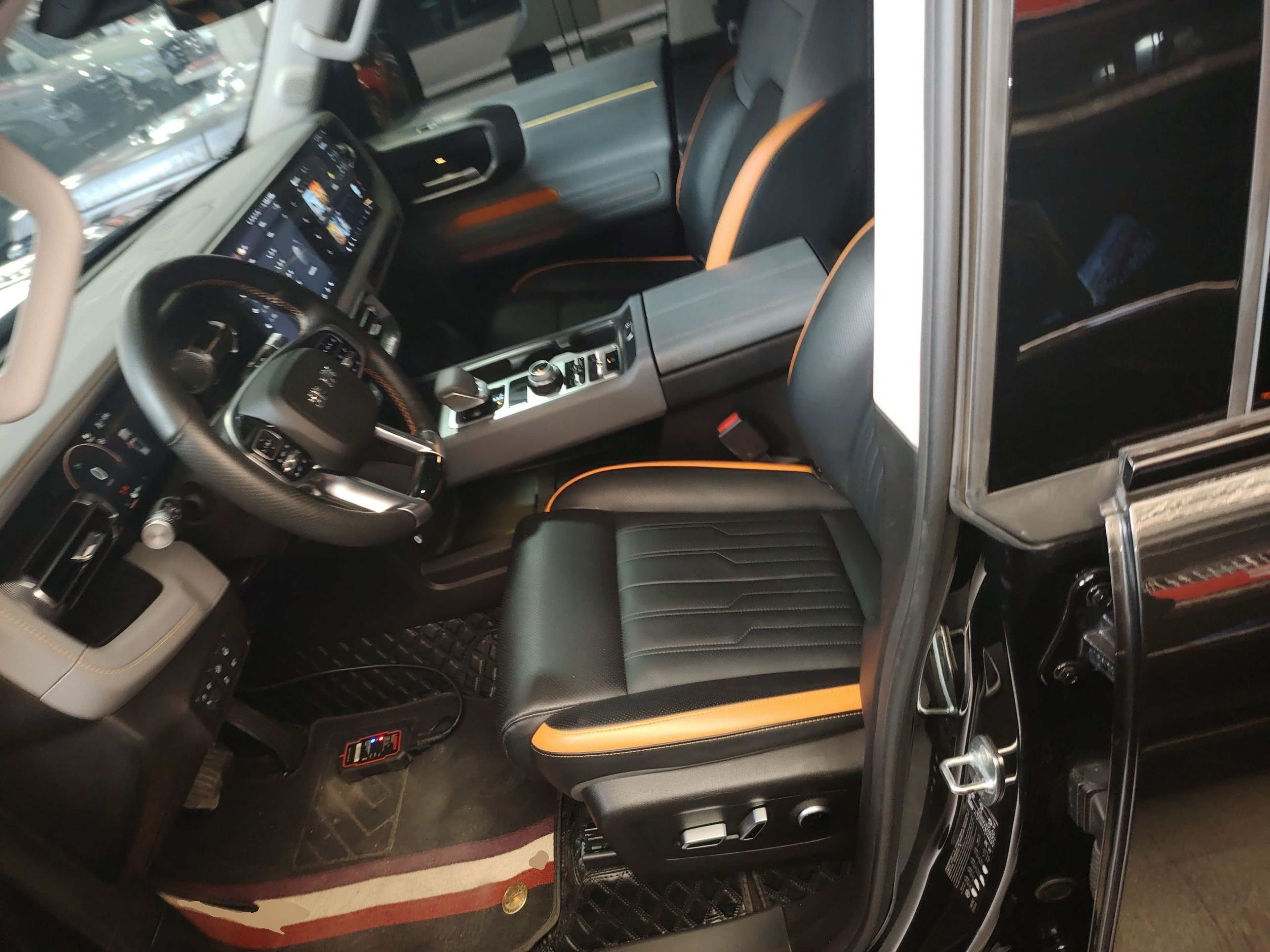 Переднее сиденье в автомобиле