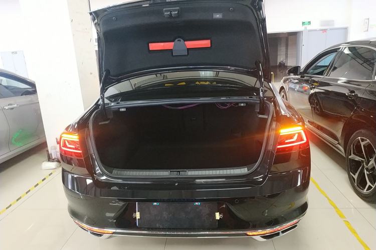 Used Volkswagen Magotan 2023 2 Million Units Commemorative Edition 330TSI DSG Luxury Version
