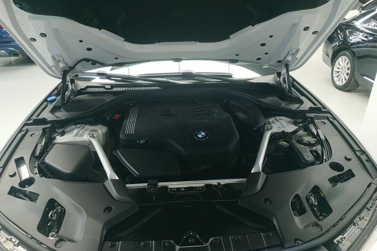 Used BMW 5 Series 2021 Facelifted 530Li Leading Edition M Sport Package
