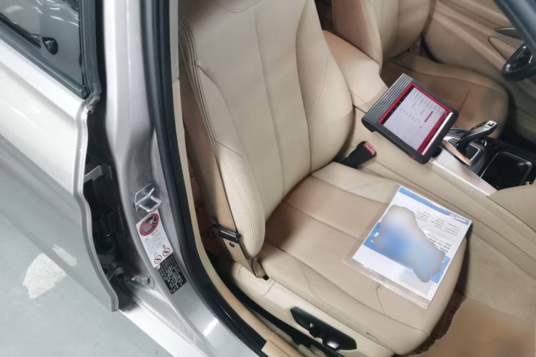 Used BMW 3 Series 2014 320i Active Edition
