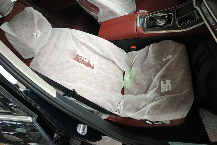 Used BMW X5 2023 xDrive 30Li Luxury M Sport Package
