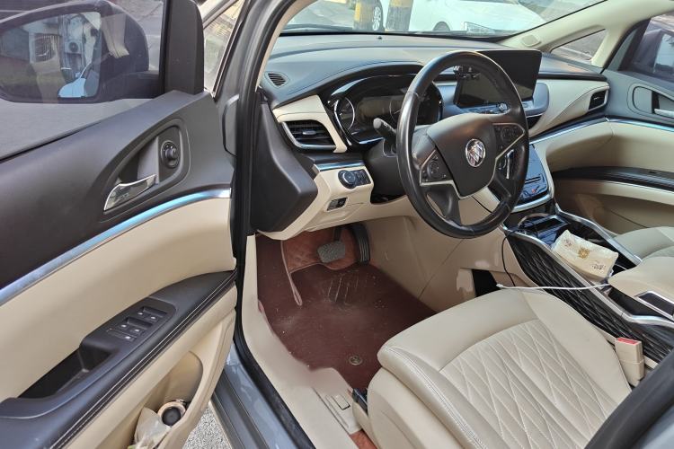 Used Buick GL8 2023 Land Executive Class 652T Luxury Model
