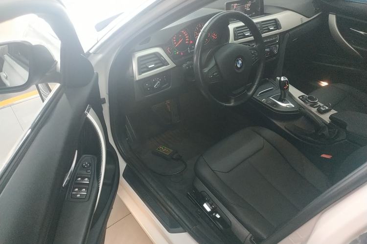 Used BMW 3 Series 2016 320Li Ambition Model
