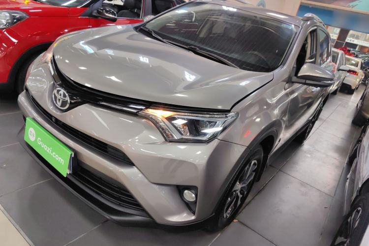 Used Toyota RAV4 2016 2.0L CVT Two-Wheel Drive Fashion Edition China V Standard