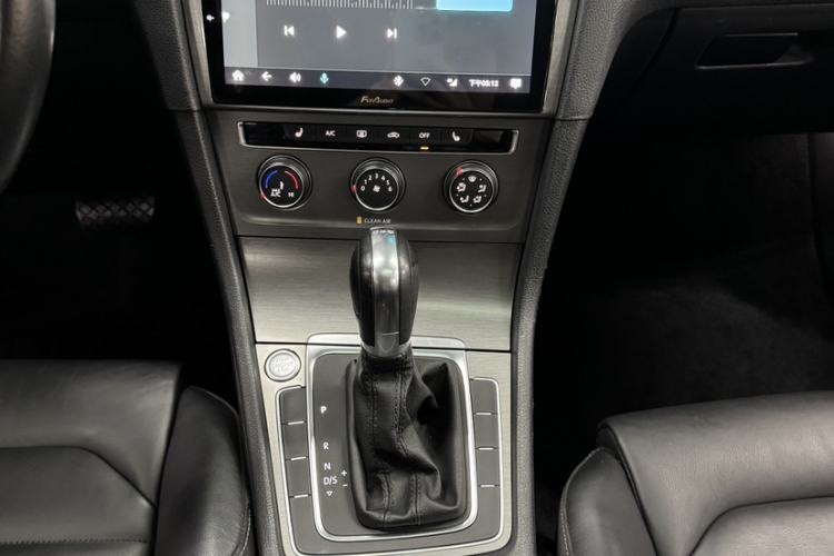 Used Volkswagen Golf 2016 230TSI Automatic Luxury Version
