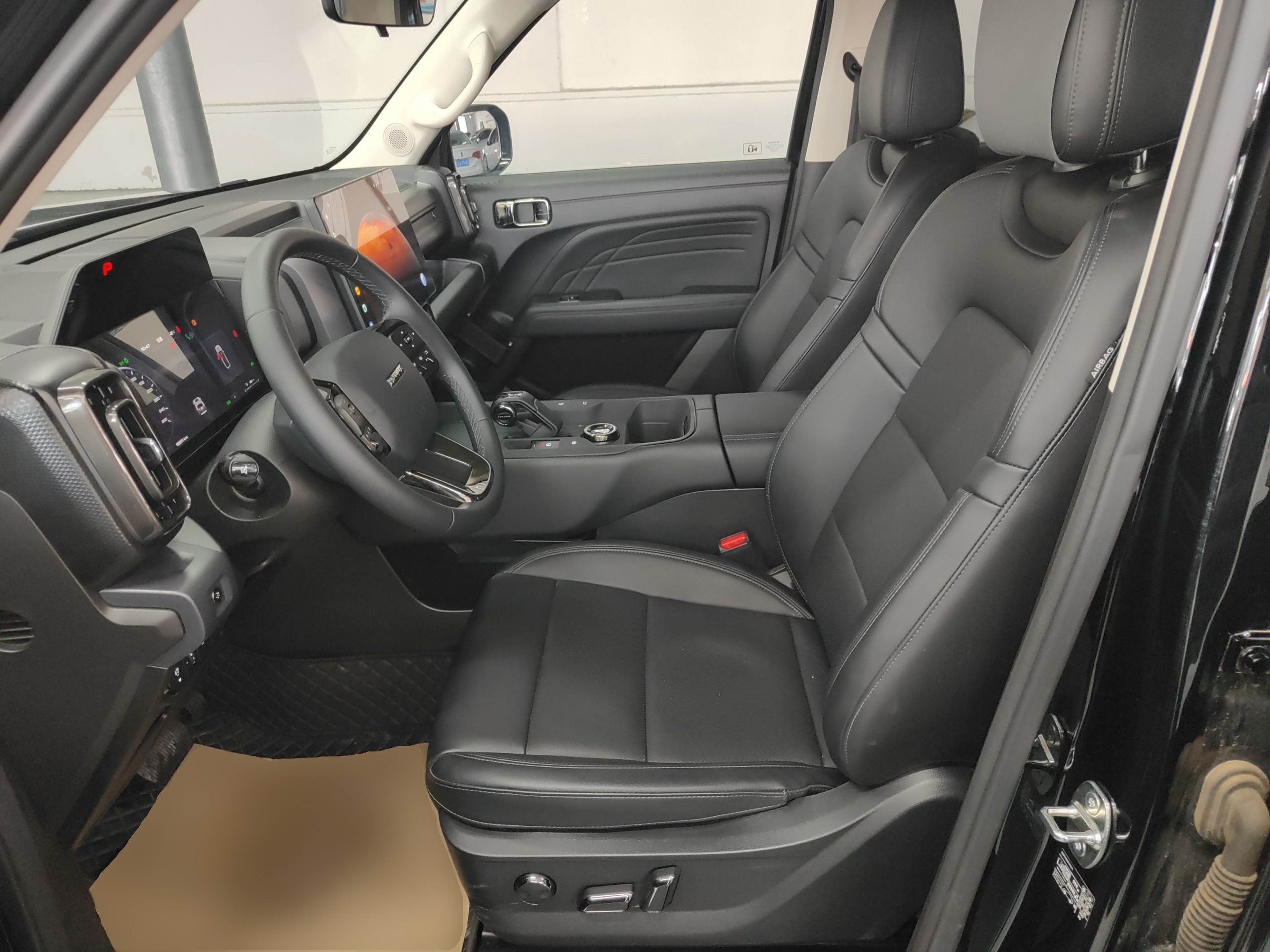 المقاعد الأمامية داخل السيارة