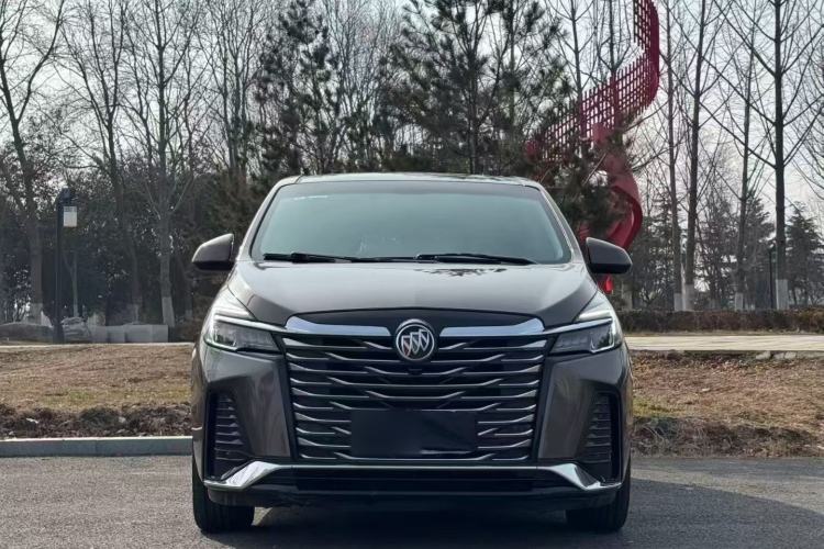 Used Buick GL8 2023 Land Executive Class Comfort Model