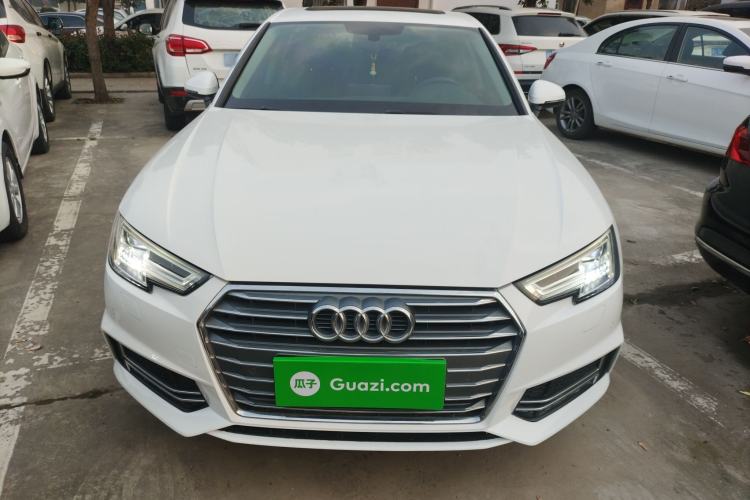 Used Audi A4L 2018 30th Anniversary Edition 40 TFSI Fashion Model
