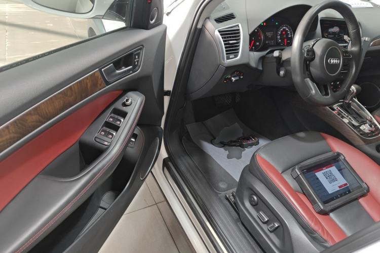 Used Audi Q5 2017 Plus 40 TFSI Comfort Model
