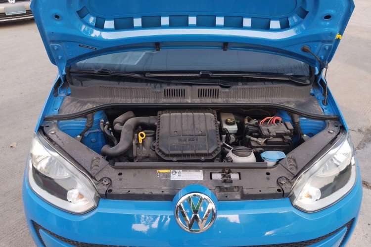 Used Volkswagen up! 2015 1.0L move up!
