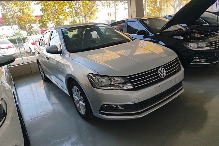 Used Volkswagen Lavida 2015 1.6L Automatic Comfort Edition
