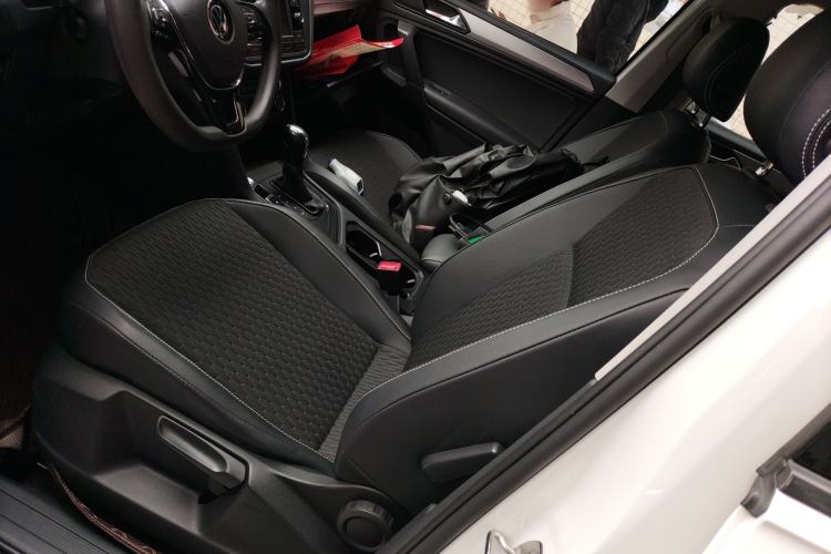 Used Volkswagen Tiguan L 2021 280TSI Automatic Two-Wheel Drive Comfort Edition – Low-Trim Version
