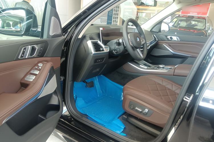 Used BMW X5 2023 xDrive 30Li Luxury M Sport Night Edition Package
