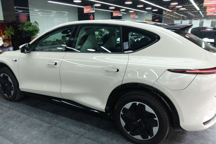 Used  LS7 2023 77 kWh Urban Fit Rear-Wheel Drive