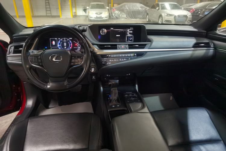 Used Lexus ES 2018 200 Excellence Edition China V Standard
