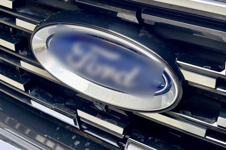 Used Ford Edge 2025 Ford Explorer L 2.0T EcoBoost E-Hybrid Two-Wheel Drive 7-Seater Luxury Model
