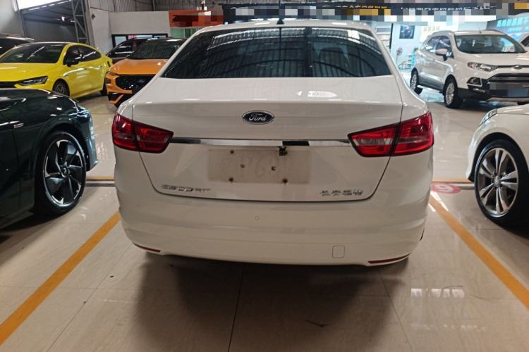 Used Ford Escort 2015 1.5L Automatic Fashion Model
