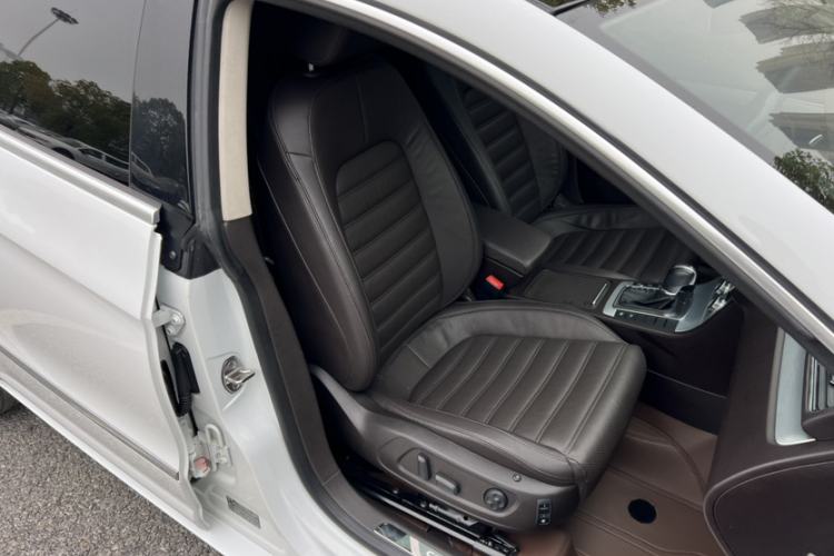 Used Volkswagen FAW-Volkswagen CC 2016 1.8TSI Luxury Model
