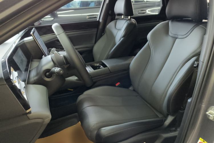 Used BYD Qin L 2025 DM-i Smart Drive 120KM Superior Model
