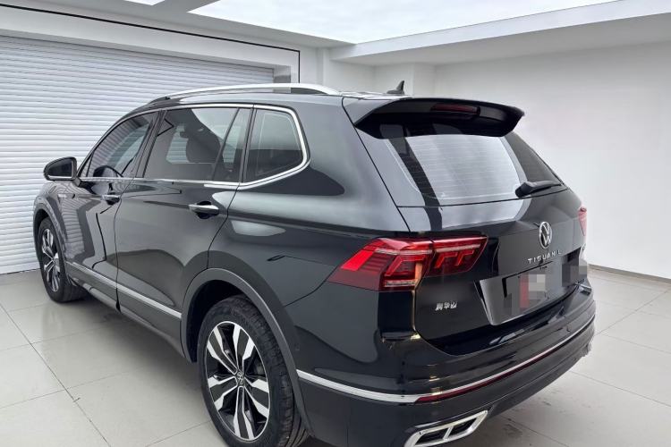 Used Volkswagen Tiguan L 2023 330TSI Automatic Two-Wheel Drive R-Line Enjoyment Edition
