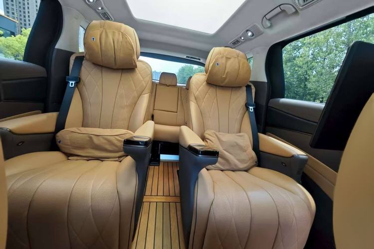 Used Denza D9 2022 DM-i 970 Four-Wheel Drive Flagship Model
